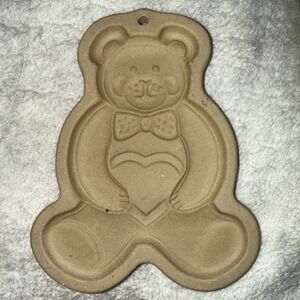 Vintage Pampered Chef Stoneware Cookie Mold Teddy Bear Heart Bow Tie 1991